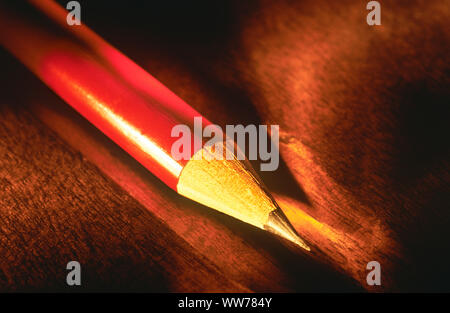 Geschärft Bleistift auf einem Schreibtisch Stockfoto