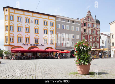 Max-Josefs-Platz, historischen Wohn- und Geschäftshäuser, Rosenheim, Oberbayern, Bayern, Deutschland, Europa Stockfoto