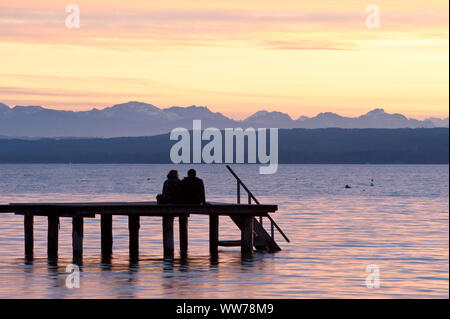 Abendstimmung am Ammersee in der Nähe von Herrsching, Oberbayern, Bayern, Deutschland Stockfoto