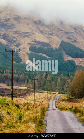 Country Road, Glen Etive Tal, Highlands, Schottland Stockfoto