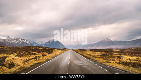 Country Road, Glen Etive Tal, Highlands, Schottland Stockfoto