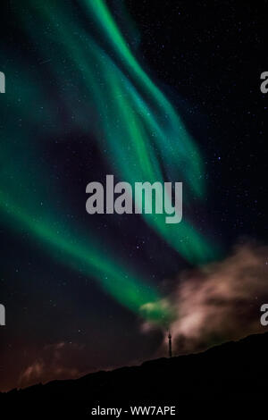 Grüne Aurora Borealis - das Nordlicht scheint mit Sternenhimmel, Nuuk, Grönland Stockfoto