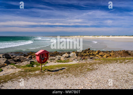 Frankreich, Bretagne, FinistÃ¨re Abteilung, Plomeur, Pointe de la Torche, Plage de Tronoen Strand, Rettungsring Stockfoto