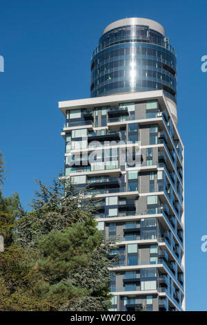 Frankfurt am Main, Hessen, Deutschland, Die neue Henninger Turm im Stadtteil Sachsenhausen. Stockfoto