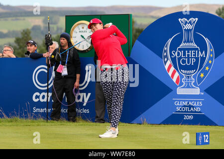 Gleneagles, Großbritannien. 13 Sep, 2019. ANNA NORDQVIST und Caroline Hedwall (Europa) spielte gegen ALLY McDONALD und ENGEL YIN (USA) über die PGA Centenary Course in Gleneagles in der Freitag Nachmittag "fourballs. Das Spiel beendet auf dem 13., wenn USA - McDonald und Yin - durch 7 und 5 Engel Yin Abschlag an der 12 t-stück gewonnen. Credit: Findlay/Alamy leben Nachrichten Stockfoto