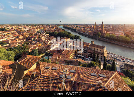 Die beste Aussicht auf Verona im Sonnenuntergang Stockfoto