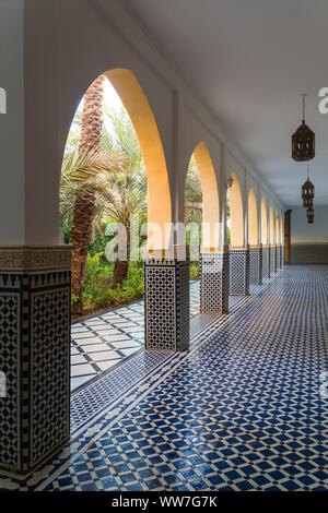 Marokko, Rissani, Mausoleum Moulay Cherif, Kolonnade Stockfoto