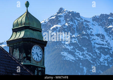 Deutschland, Bayern, Garmisch-Partenkirchen, am Bahnhof in Garmisch-Partenkirchen. Stockfoto