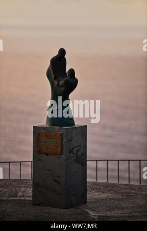 Denkmal für die vergessenen Helden von El Sauzal, wenn Fischer eine Katastrophe während der flugzeugabsturz am 16. September 1966 verhindert, Statue am Mirador de Las Brenas, El Sauzal, Teneriffa, Kanarische Inseln, Spanien Stockfoto