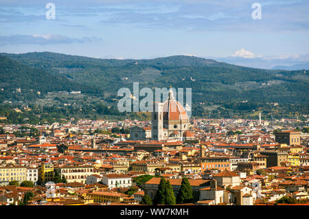 Italien, Florenz, Blick auf die Stadt mit der Kathedrale Santa Maria del Fiore" Stockfoto