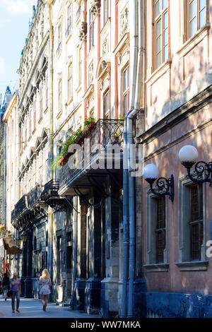 Lemberg (Lwiw, Lemberg): Häuser an der östlichen Seite Platz Rynok (Marktplatz), Oblast Lwiw, Ukraine Stockfoto