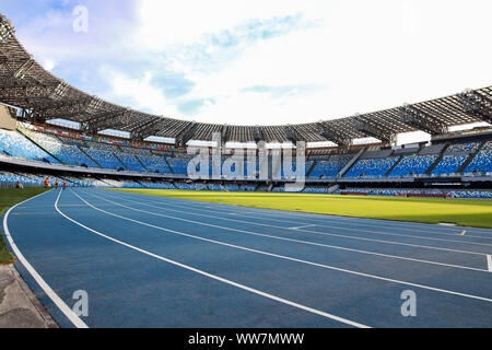 13. September 2019, San Paolo Stadion Fuorigrotta, Neapel, Italien; Die San Paolo Stadion ist zum ersten Mal der Öffentlichkeit nach umfangreichen Renovierungsarbeiten zum Stadion - Redaktionelle verwenden Sie nur geöffnet. Stockfoto