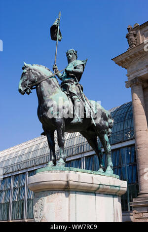 Statue Otto von Wittelsbach vor der bayerischen Staatskanzlei in München Stockfoto