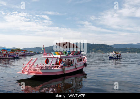 Kleine touristische Stadt Paraty am Tage der Pfingsten - ein katholischer Feiertag Stockfoto