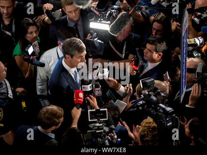 Houston, Texas, USA. 12 Sep, 2019. BETO O'Rourke in der Spin Zimmer nach der demokratischen Debatte an der Texas Southern University. Credit: Brian Cahn/ZUMA Draht/Alamy leben Nachrichten Stockfoto