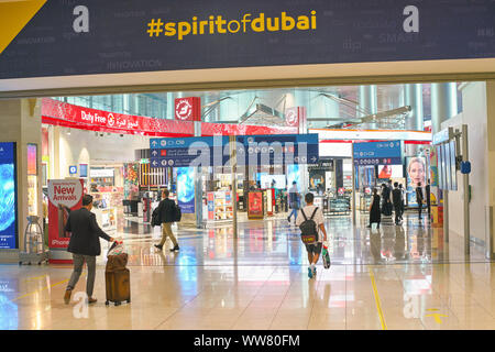 DUBAI, VAE - ca. Januar, 2019: Innenraum geschossen von Dubai International Airport. Stockfoto