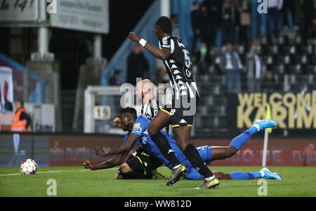 CHARLEROI, Belgien - 13 September: Ebere Onuachu der KRC Genk ein Tor während der Jupiler Pro League Spieltag 7 zwischen Sporting Charleroi und KRC Genk am 13. September 2019 in Charleroi, Belgien. (Foto von Vincent Van Doornick/Isosport) Stockfoto