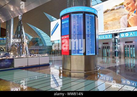 DUBAI, VAE - ca. Januar, 2019: Innenraum geschossen von Dubai International Airport. Stockfoto