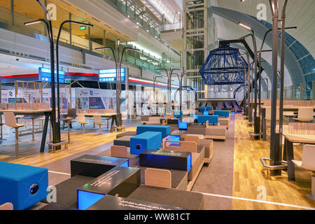 DUBAI, VAE - ca. Januar, 2019: Innenraum geschossen von Dubai International Airport. Stockfoto