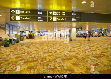 Singapur - ca. April 2019: Innere Aufnahme der Flughafen Singapur Changi. Stockfoto