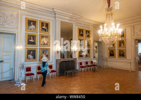 Allgemeine Ansicht der Schönheitengalerie König Ludwigs I., Schloss Nymphenburg (Schloss Nymphenburg), München, Bayern, Deutschland. Stockfoto