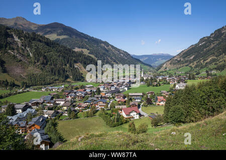 Anzeigen von Rauris im Raurisertal, Pinzgau, Salzburg, Österreich, September 2018 Stockfoto