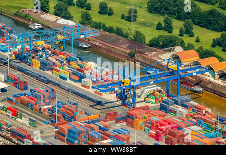 Luftaufnahme, der Duisburger Hafen, logistikstandort Logport 1, Duisburg Rheinhausen, Containerhafen, Rhein, Rheinhausen, Duisburg, Ruhrgebiet, Nordrhein-Westfalen, Deutschland Stockfoto