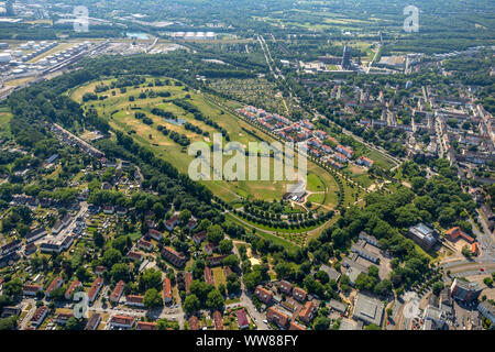 Luftaufnahme, Golfplatz Schloss Horst, ehemaligen Trabrennbahn Horst, Schloss Horst, Wohngebiet, Einfamilienhäuser, Mehrfamilienhäuser, Gelsenkirchen, Ruhrgebiet, Nordrhein-Westfalen, Deutschland Stockfoto