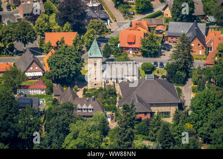 Luftaufnahme, Katholische Pfarrgemeinde St. Bartholomäus und Johannes der Täufer. Warendorf, Bestellen, Warendorf, MÃ¼nsterland, Nordrhein-Westfalen, Deutschland, Europa Stockfoto