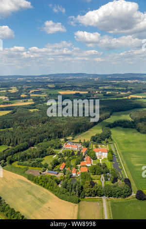 Luftaufnahme, Übersicht Schloss Harkotten Schloss Harkotten Harkotten, Wappensaal Schloss von Ketteler, Schloss Harkotten Grundbesitz GmbH & Co.KG, Sieger Design GmbH & Co.KG Warendorf, Sassenberg, MÃ¼nsterland, Nordrhein-Westfalen, Deutschland, Europa Stockfoto