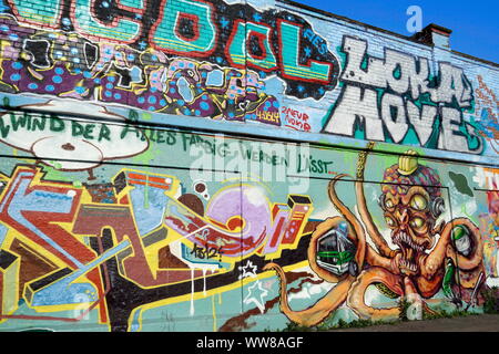 Deutschland, Bayern, München, Graffiti an der Wand, monster Stockfoto