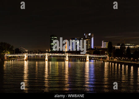 Frankfurt, Skyline bei Nacht, Main, Bankenviertel Stockfoto