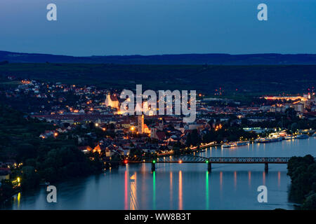 Krems an der Donau, Fluss Donau (Donau), Blick auf Krems und Stein, Donau brücke in der Wachau, Niederösterreich, Österreich Stockfoto