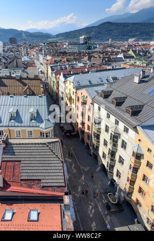 Innsbruck, Herzog-Friedrich-Straße, Blick vom Stadtturm (city tower) Altes Rathaus (Altes Rathaus), Region Innsbruck, Tirol, Österreich Stockfoto