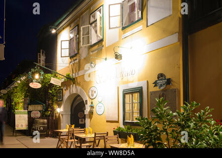 Wien, Wien, Heuriger (Wein Restaurant Taverne) in Neustift am Walde, 19. Döbling, Wien, Österreich Stockfoto