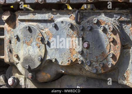 Alten rostigen skrews auf Bergbau Maschine im Freien Stockfoto
