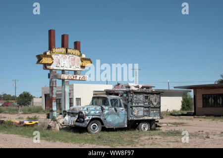 Die Ranch House Cafe, einem verlassenen Geschäft entlang der Route 66 läuft in Santa Fe, NM, USA Stockfoto