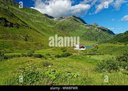 Landschaft am Kops Stausee in der Nähe von GaltÃ¼r zwischen der Silvretta und Ferwall Gruppe in Vorarlberg, Österreich Stockfoto