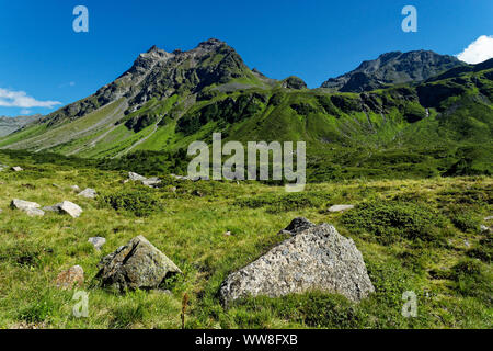 Landschaft am Kops Stausee in der Nähe von GaltÃ¼r zwischen der Silvretta und Ferwall Gruppe in Vorarlberg, Österreich Stockfoto