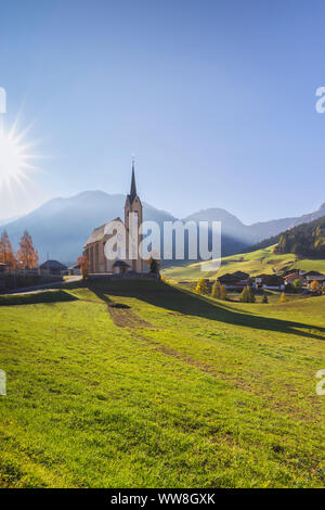 Die Pfarrkirche von Kartitsch im Gailtal, Bezirk Lienz, Tirol, Österreich Stockfoto