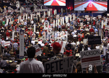 Die Delegierten der verschiedenen Kandidaten für 2013 Lieutenant Governor in der Republikanischen Partei von Virginia in Richmond, VA, USA. Stockfoto