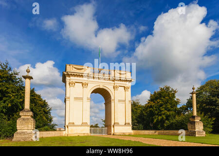 England, Buckinghamshire, Stowe, Stowe Landscape Gardens, korinthischen Arch Gateway Stockfoto