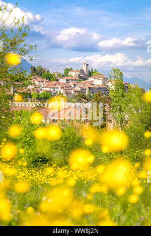 Feltre, historische Altstadt auf einem Hügel in der Provinz Belluno, Venetien, Italien Stockfoto