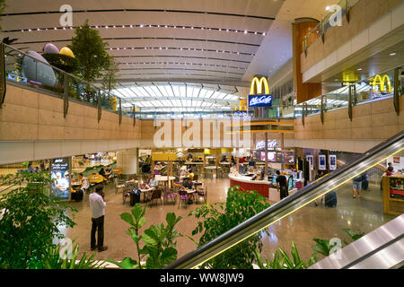 Singapur - ca. April 2019: Innere Aufnahme der Flughafen Singapur Changi. Stockfoto