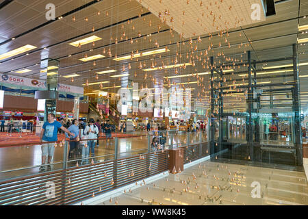 Singapur - ca. April 2019: Die kinetische Skulptur regen in Singapur Changi Flughafen, Terminal 1. Stockfoto