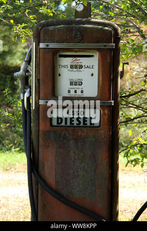 Gebrauchs Tankstellenpumpen in den USA Stockfoto