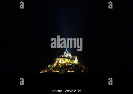 Mont-Saint-Michel bei Nacht, der Manche Abteilung, Normandie, Frankreich Stockfoto