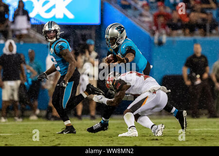 Charlotte, North Carolina, USA. 12 Sep, 2019. Carolina Panthers quarterback Cam Newton (1) verläuft auf der Flucht an der Bank von Amerika Stadium. Die Piratenschiffe gewann 20-14. Credit: Jason Walle/ZUMA Draht/Alamy leben Nachrichten Stockfoto