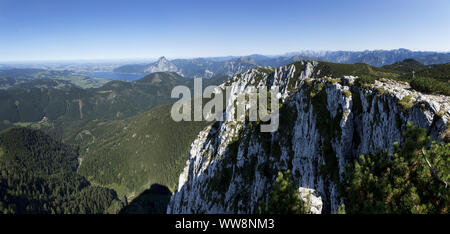 Blick auf den Traunsee vom Feuerkogel Mountain in der Nähe von Ebensee, Salzkammergut, Oberösterreich, Österreich Stockfoto