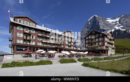 Hotels Mountain Pass auf der Kleinen Scheidegg mit Blick auf Eiger, Grindelwald, Berner Oberland, Kanton Bern, Schweiz Stockfoto